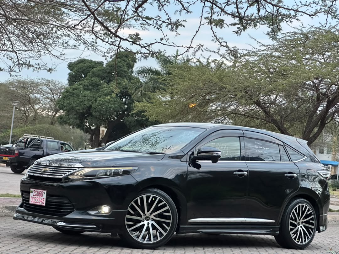TOYOTA HARRIER thumbnail 2